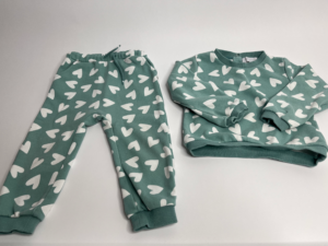 Set Sweatshirt und Joggerhose mit Herz-Print