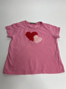 T-Shirt mit Herz-Applikation