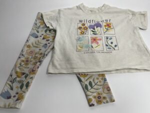 T-Shirt mit passender Hose im Blumenprint
