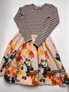 Kleid mit zauberhaftem Herbstmotiv